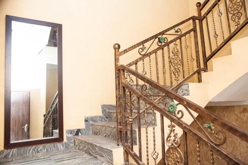 kudina_luxury_apartments_staircase1